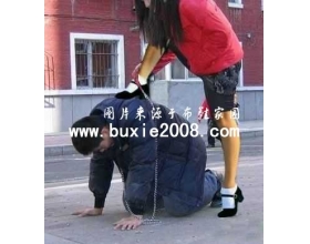  跪倒在布鞋脚下的男人-3P 