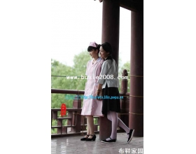  转载_凭栏眺望的美女姊妹花11P 
