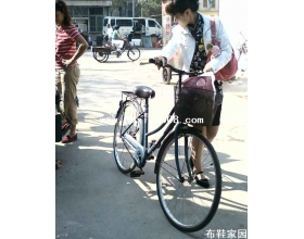  服务员妹妹的布鞋、看来大家还是非常喜欢的4P 