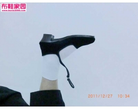  没穿好的黑高白袜6P 