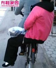  妹妹买双新黑高穿在脚上了5P 