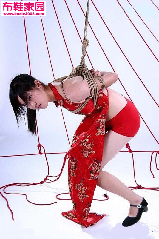  捆绑旗袍女4P 